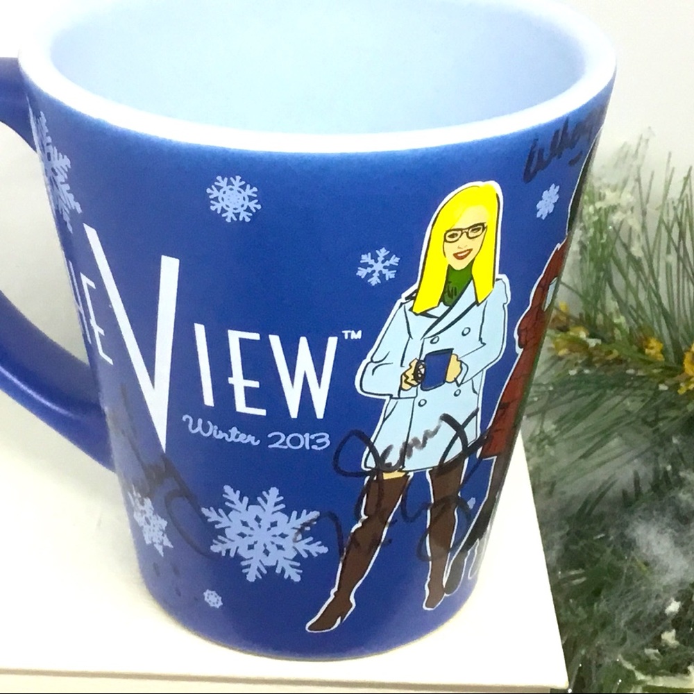 2013 The View Autographed by Barbara, Jenny, Sheri, Whoopi & Donny Wahlburg
